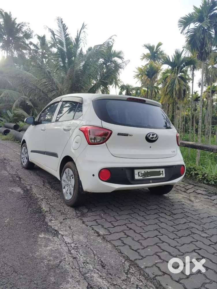 Hyundai Grand I10 2017 Petrol 72000 Km Driven
