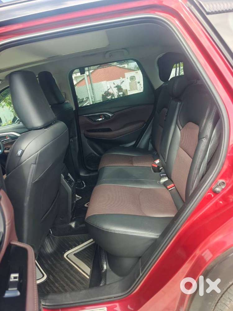Maruti Suzuki Grand Vitara 1.5 Alpha Smart Hybrid, 2025, Petrol