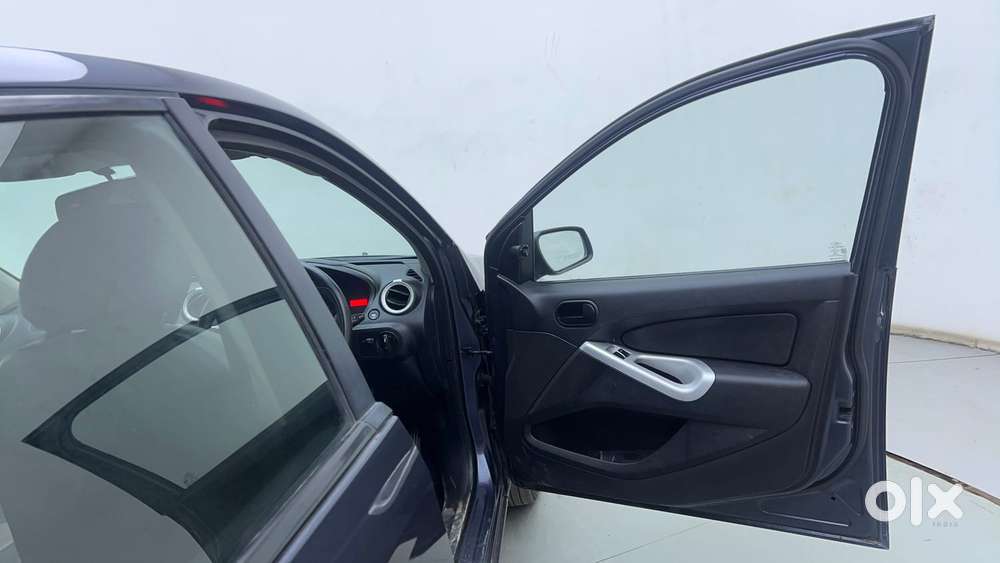 Ford Figo 1.2 Duratec Petrol Titanium, 2011, Petrol