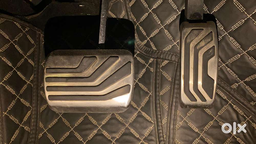 Mahindra Xuv700 2.0 Ax 7 Petrol At Str, 2022, Petrol