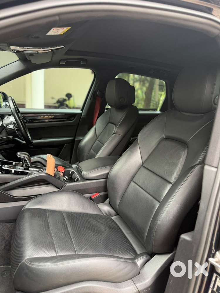2019 Porsche Cayenne Fully Loaded With Warranty