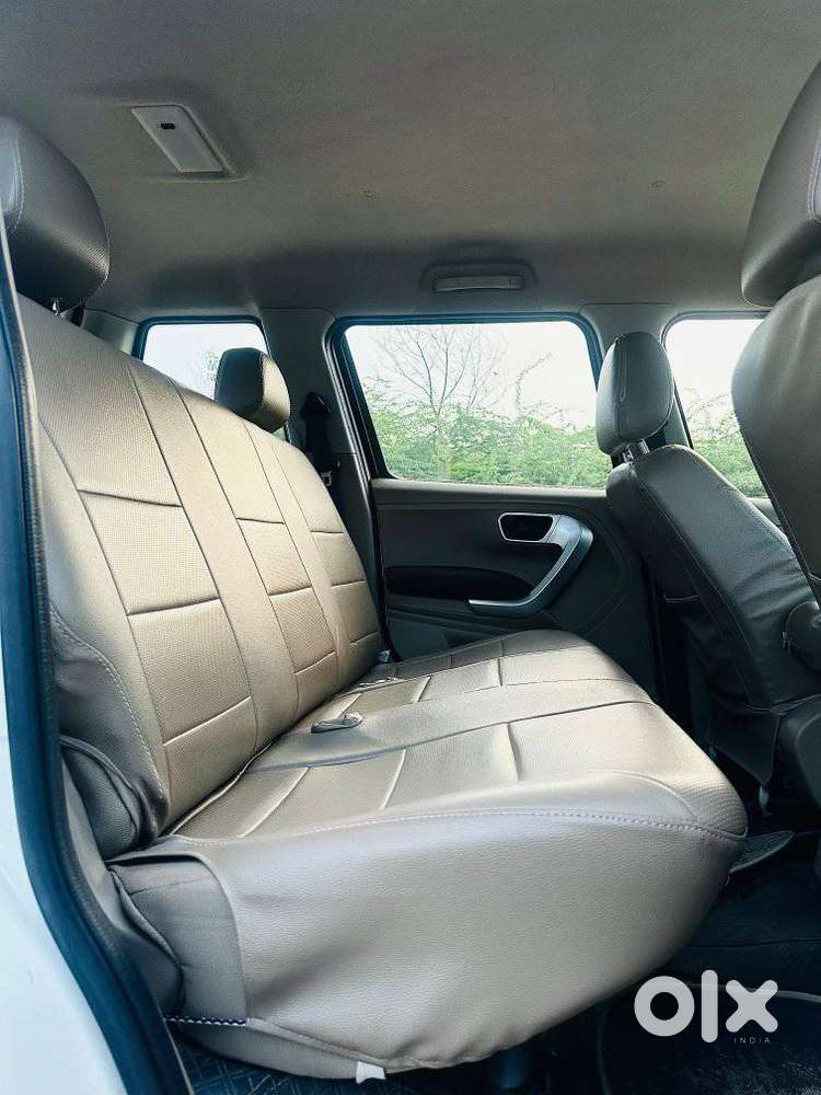 Mahindra Tuv 300 Mhawk100 T8, 2018