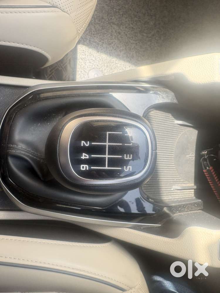 Kia Carens 1.5 Luxury Plus Turbo Dct 7 Str, 2023, Petrol