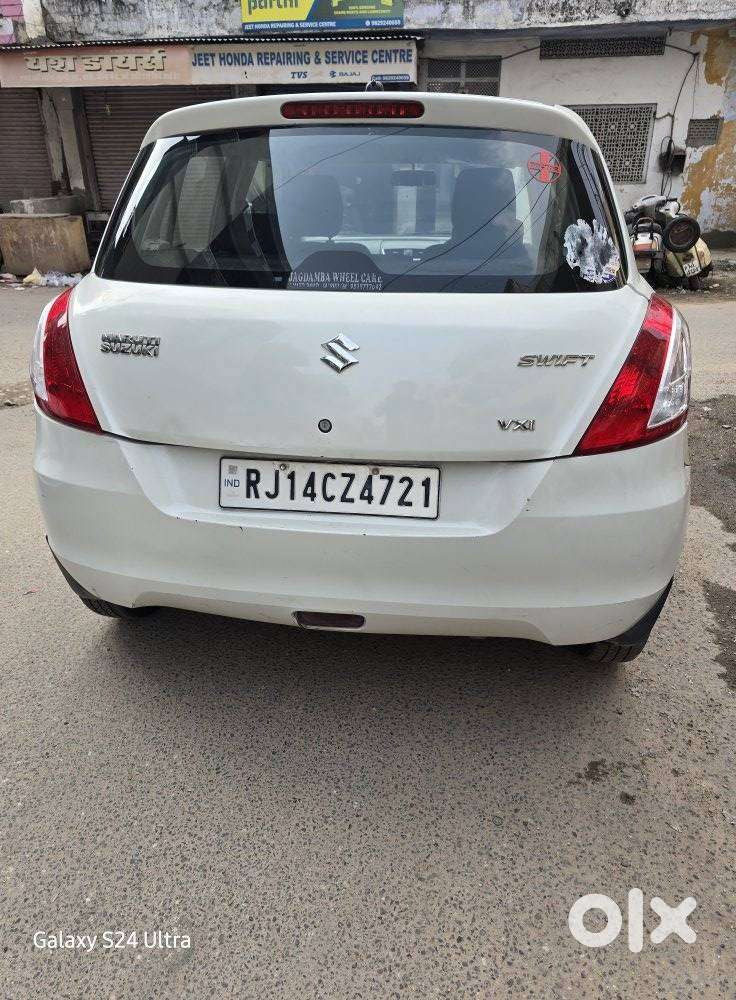 Maruti Suzuki Swift Vxi 1.2 Abs Bs-iv, 2015