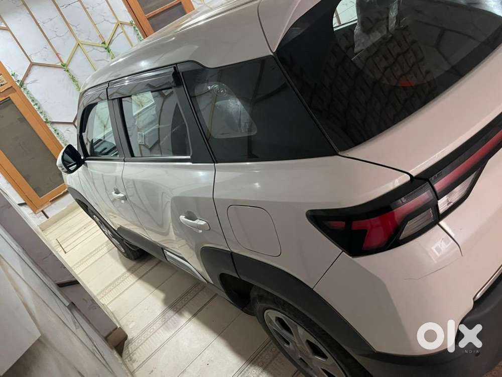 Maruti Suzuki Brezza 2023 Petrol 32000 Km Driven