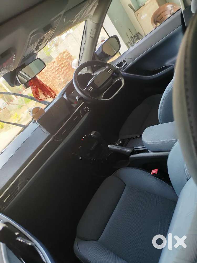 Tata Curvv Creative Plus S Top Condition Car White Colour