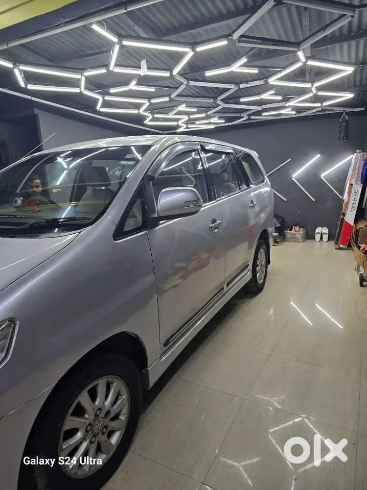 Toyota Innova 2012