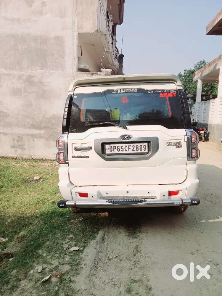 Mahindra Scorpio S10 2016