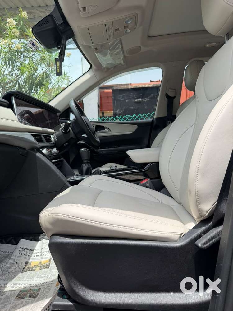 Mahindra Xuv700 2.2 Ax 7 Diesel Mt Luxury Pack Str, 2023, Diesel
