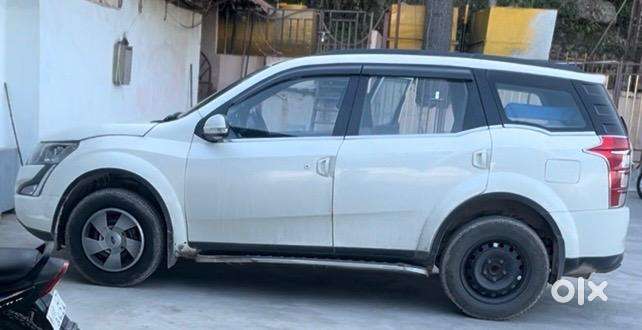  Mahindra Xuv500 W6  2017 July  Diesel Manual