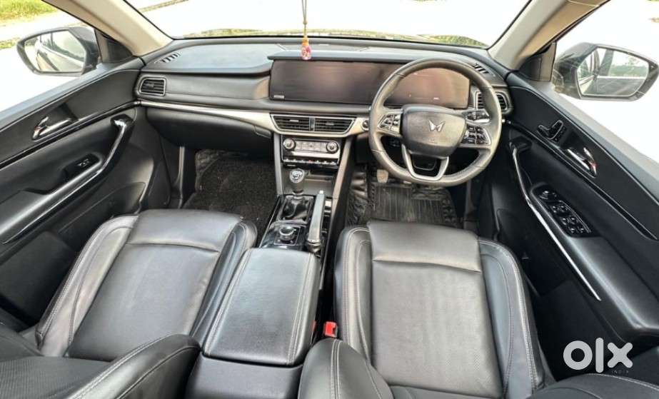 Mahindra Xuv700 Ax7l 6 Str At, 2026, Diesel