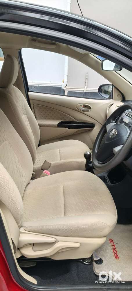 Toyota Etios Liva V Limited, 2019, Petrol
