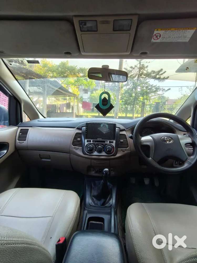 Toyota Innova 2015