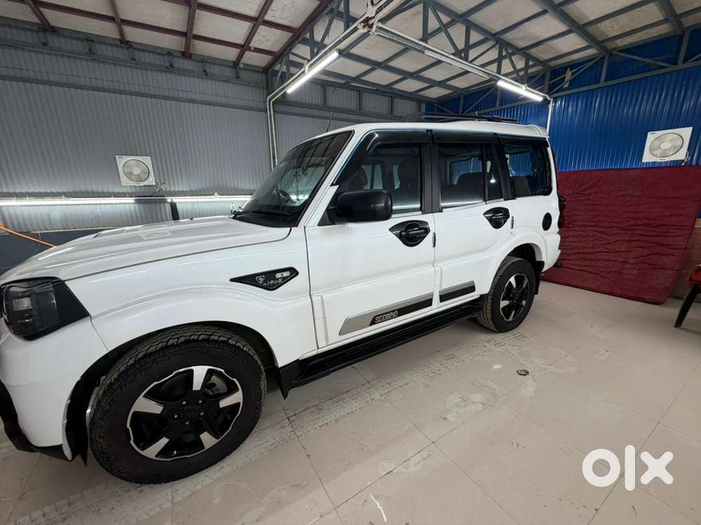 Mahindra Scorpio Classic 2025 Diesel Manual
