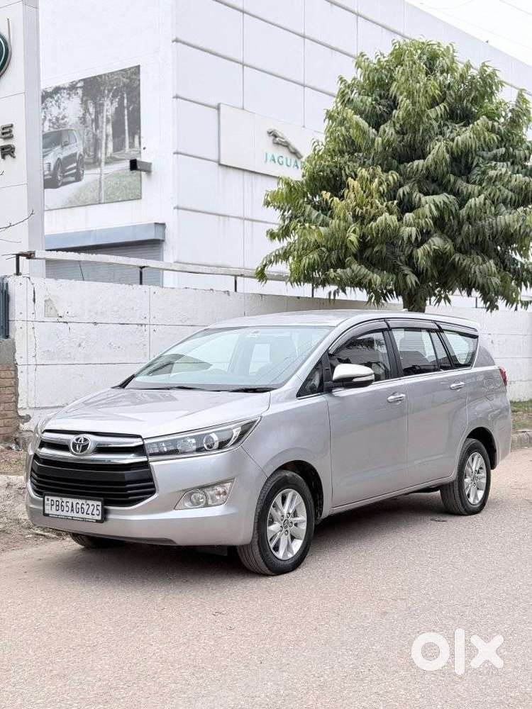 Toyota Innova Crysta 2.4 V, 2016, Diesel