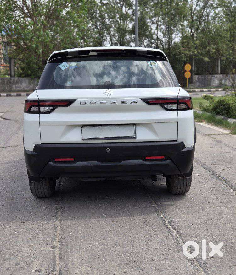 Maruti Suzuki Brezza 1.5 Lxi Cng, 2024, Cng & Hybrids