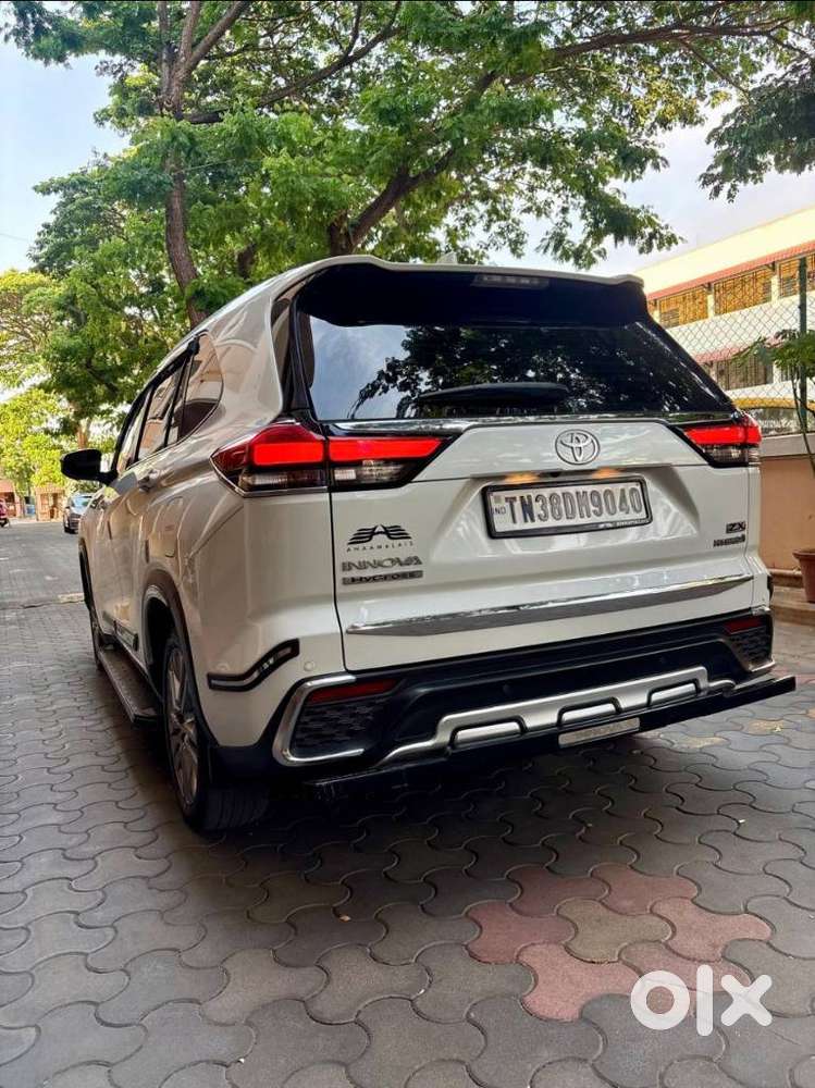 Toyota Innova Hycross 2.0 Zx Hybrid 7 Str, 2025, Petrol