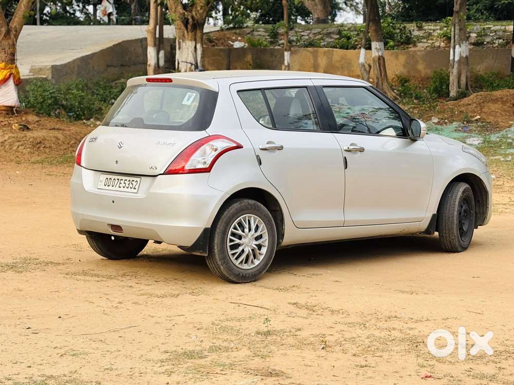 Maruti Suzuki Swift Vxi 1.2 Abs Bs-iv, 2014, Petrol