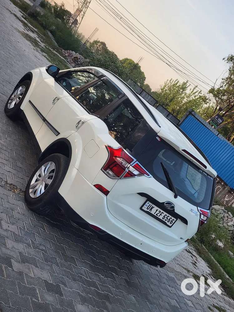 Mahindra Xuv 500
1st Owner 
Push Button Stat