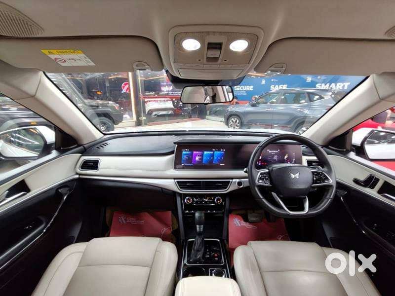 Mahindra Xuv700 2.0 Ax 7 Petrol At Luxury Pack Str, 2022, Petrol