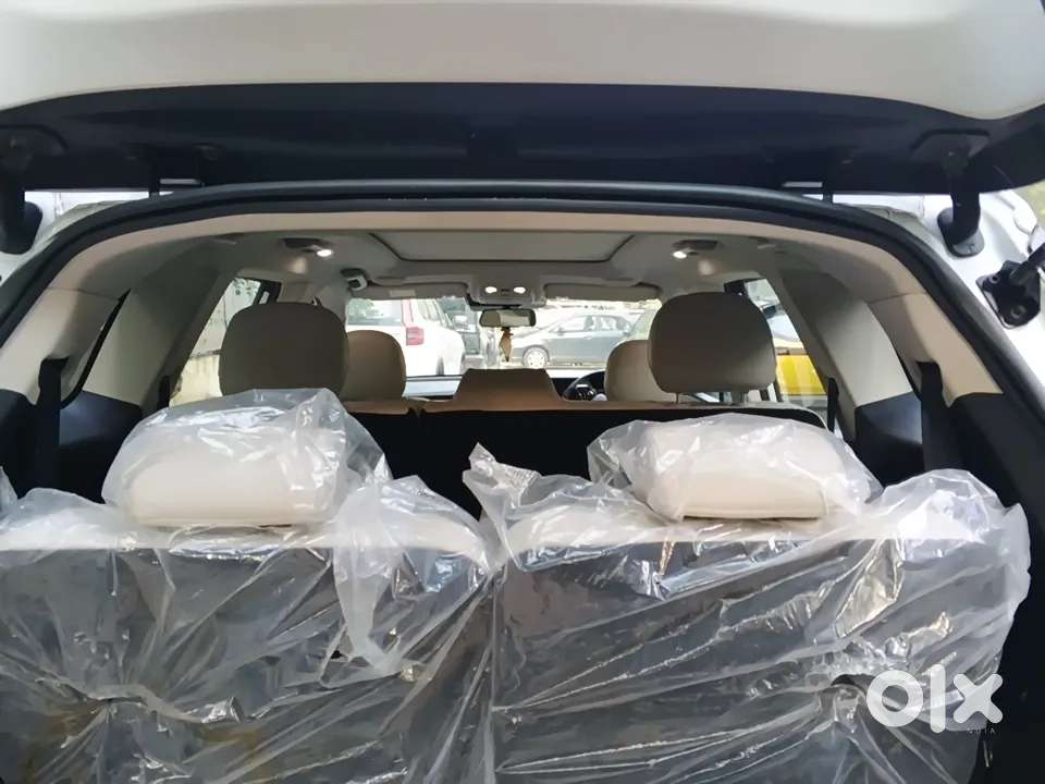 Mahindra Xuv700 2.2 Ax 7 Diesel Mt Luxury Pack Str, 2025, Diesel