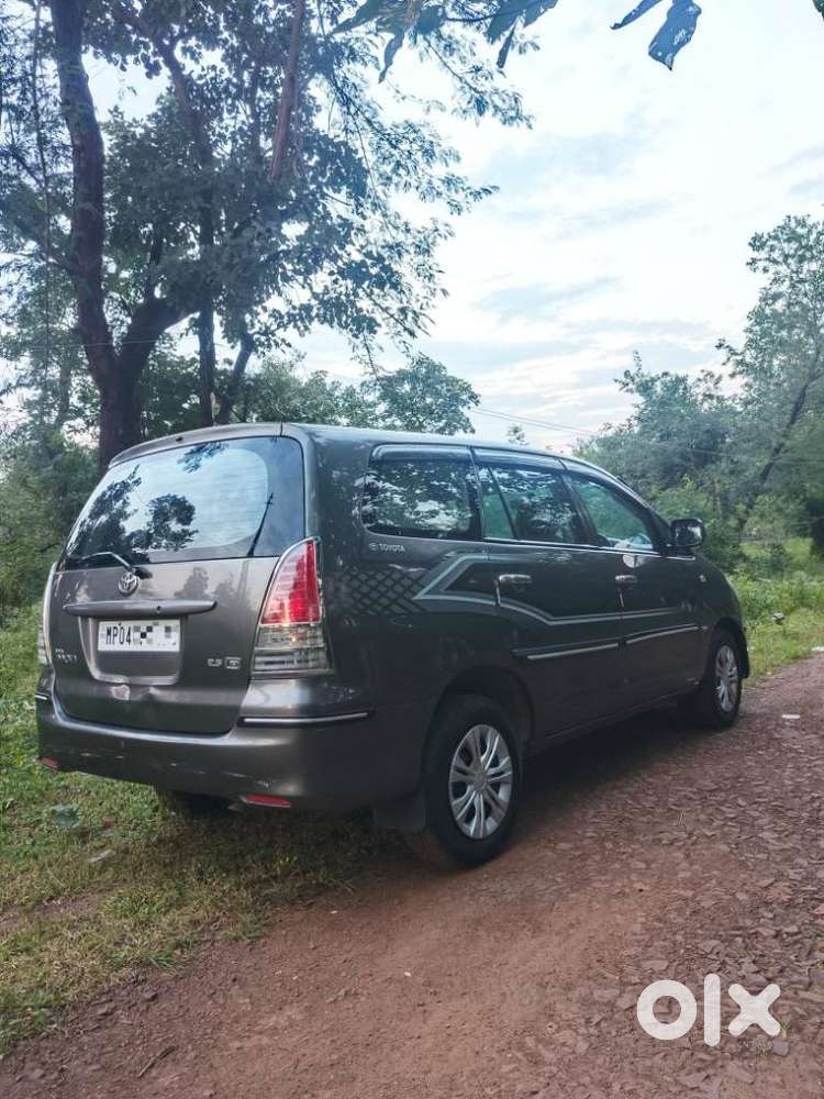 Toyota Innova 2.5 G (diesel) 8 Seater, 2010, Diesel
