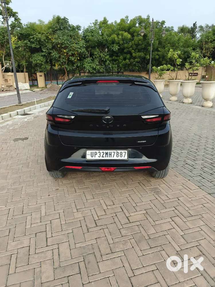Tata Altroz Dark Edition– Excellent Condition, Company Serviced