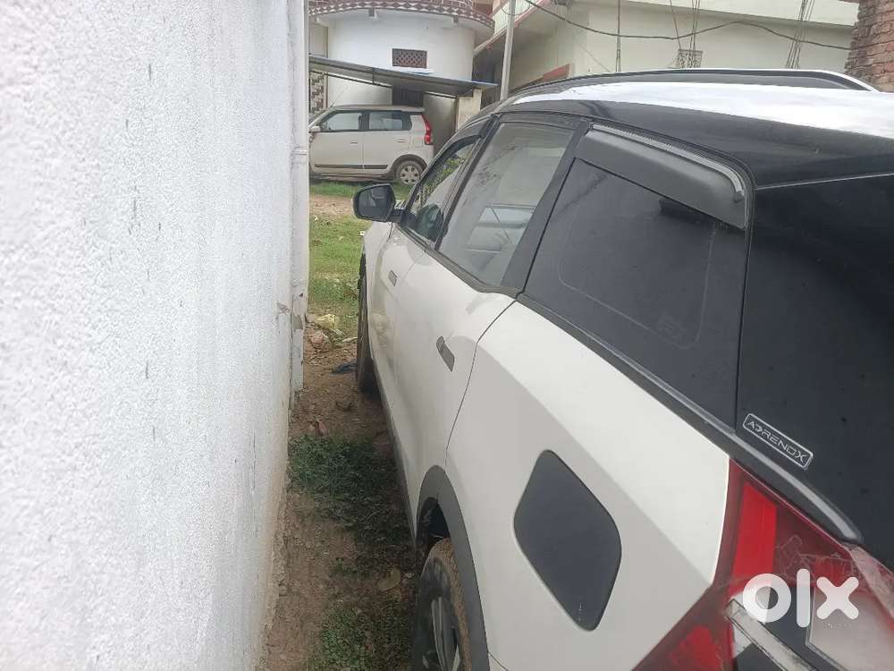 Mahindra Xuv700 2022 Petrol 92000 Km Driven