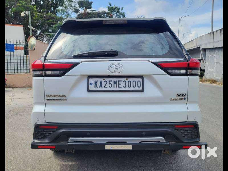 Toyota Innova Hycross 2.0 Vx Hybrid 7 Str, 2023, Petrol