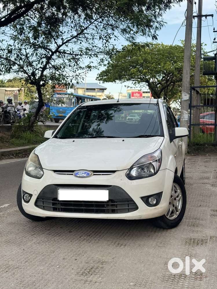 Ford Figo 1.2p Titanium Mt, 2012, Petrol