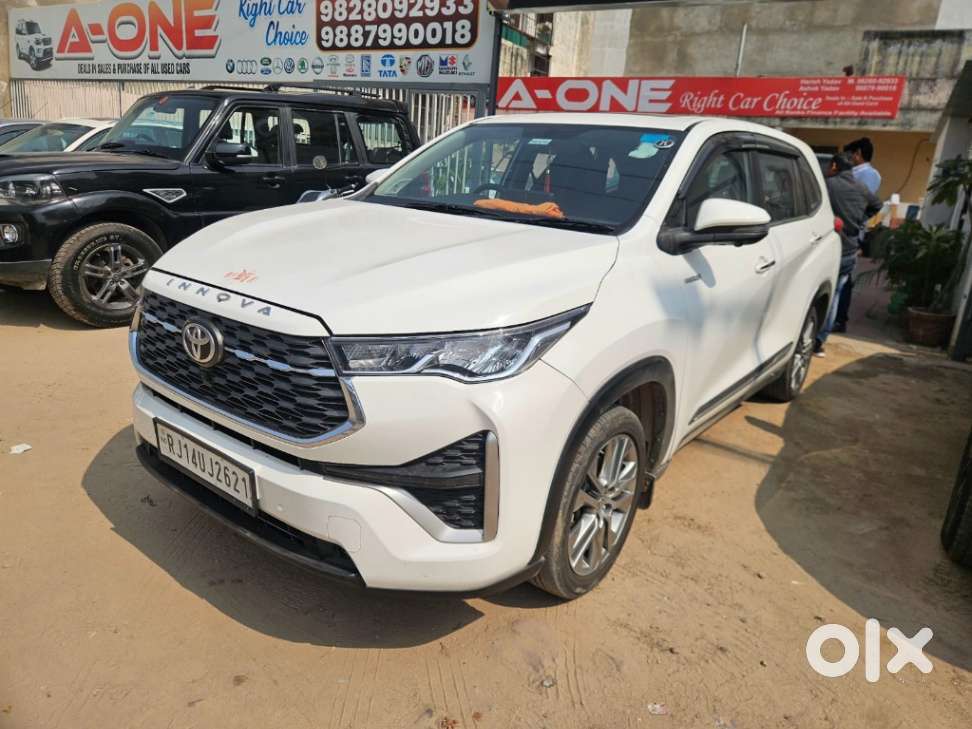 Toyota Innova Crysta, 2023