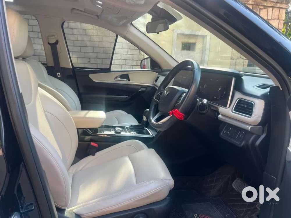 Mahindra Xuv700 2.2 Ax 7 Diesel At Luxury Pack Str, 2023, Diesel
