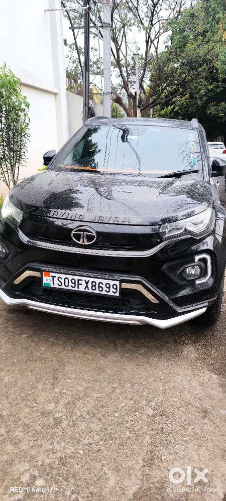 Tata Nexon Amt Dark Edition