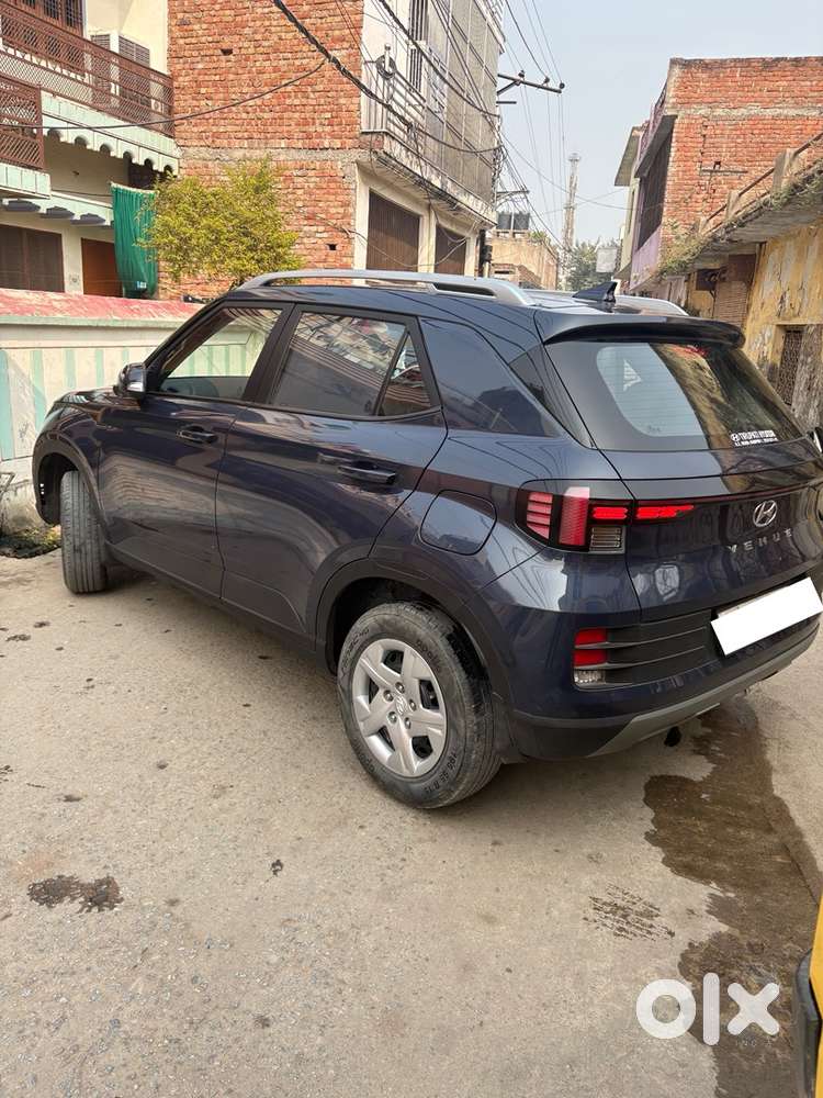 Hyundai Venue Petrol 2021