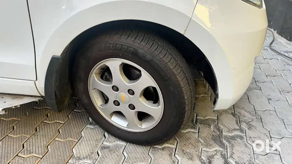 Chevrolet Enjoy Petrol Ltz 2014