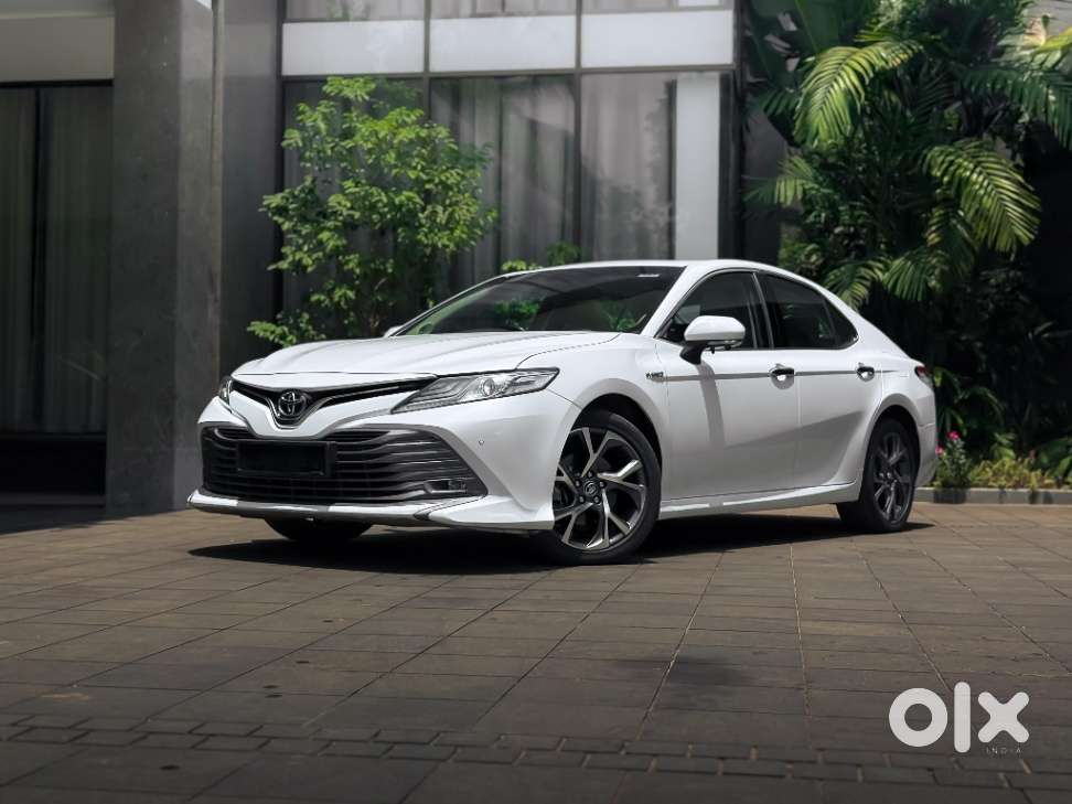 Toyota Camry [2019-ongoing] 2.5 Hybrid, 2019, Cng & Hybrids