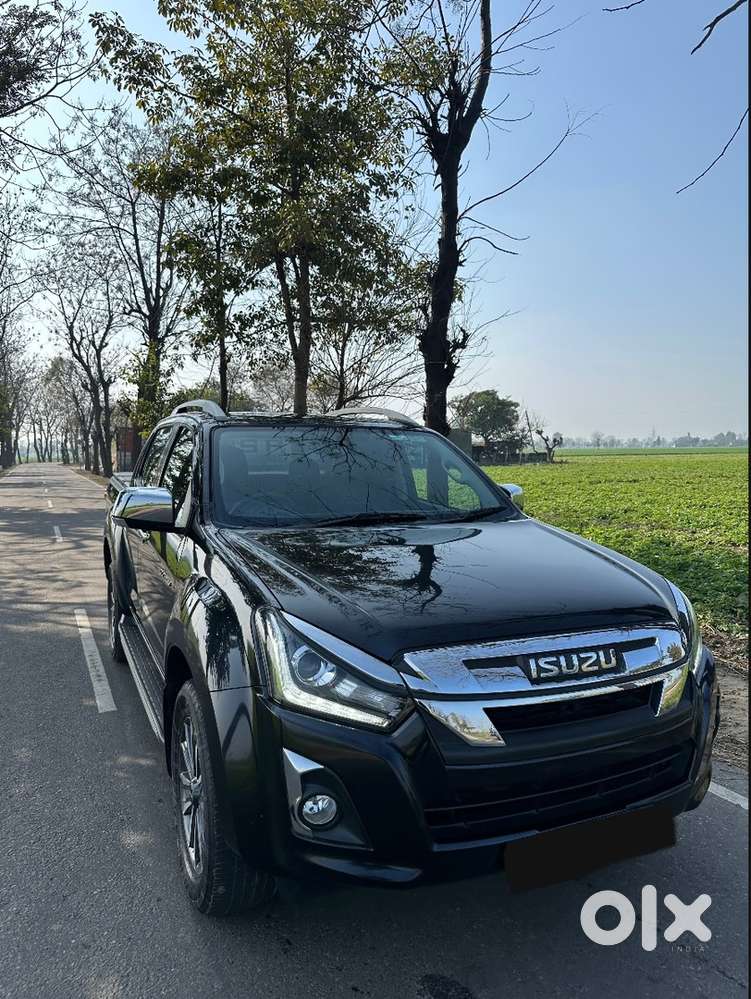 Isuzu V-cross At 2024 Diesel