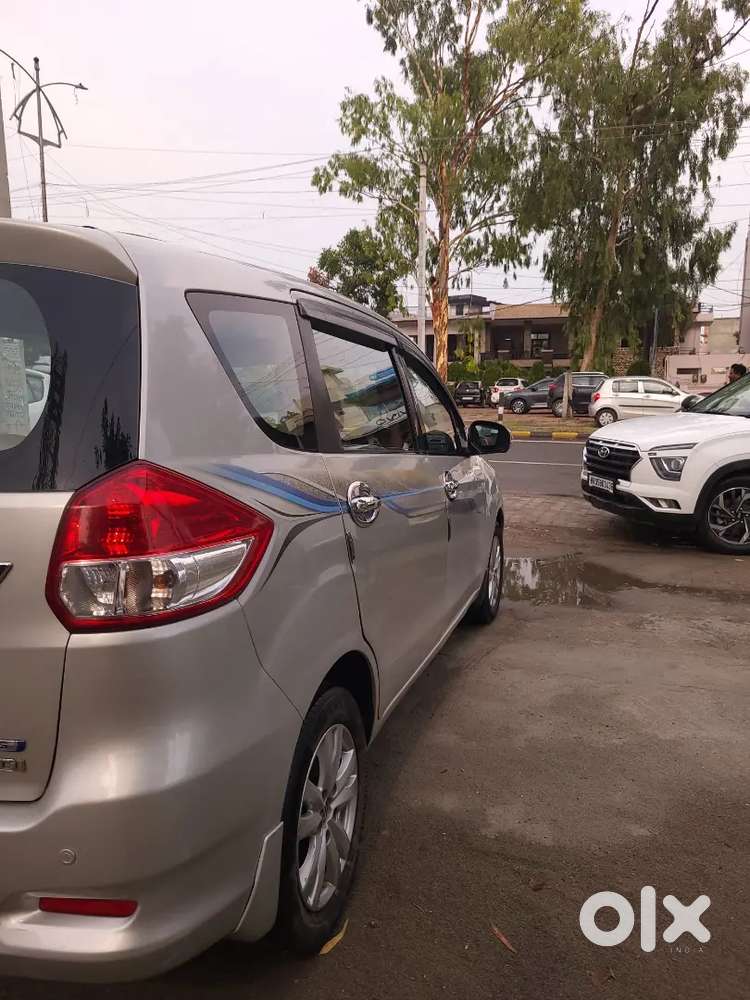 Maruti Suzuki Ertiga Diesel 2017 Anniversary Edition Hybrid