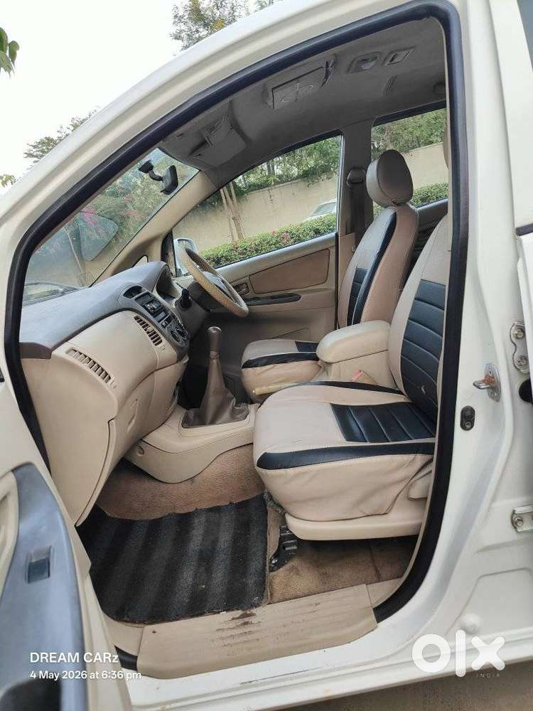 Toyota Innova 2009-2011 2.0 G4 Petrol 8-seater, 2007, Petrol