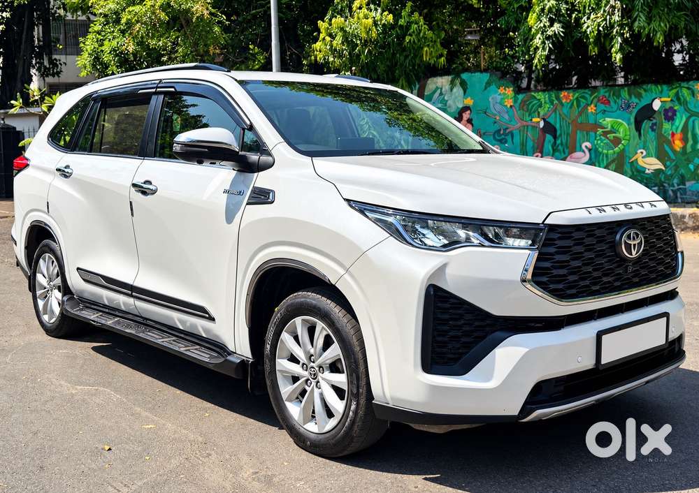 Toyota Innova Hycross 2.0 Vx (o) Hybrid 8 Str, 2024, Petrol