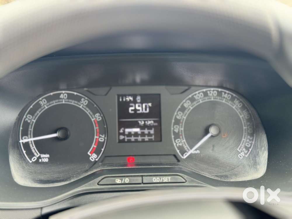 Skoda Kushaq 1.0 Tsi Active, 2022, Petrol