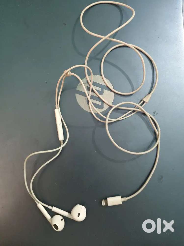 Apple original lighting pin earphones