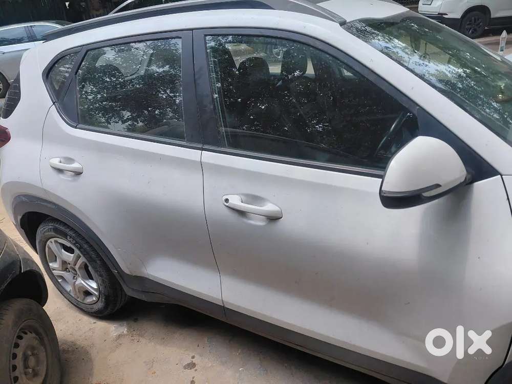 Kia Sonet 2023 Petrol Well Maintained