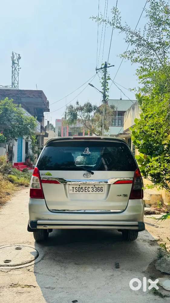 Toyota Innova 2.5 V 2014