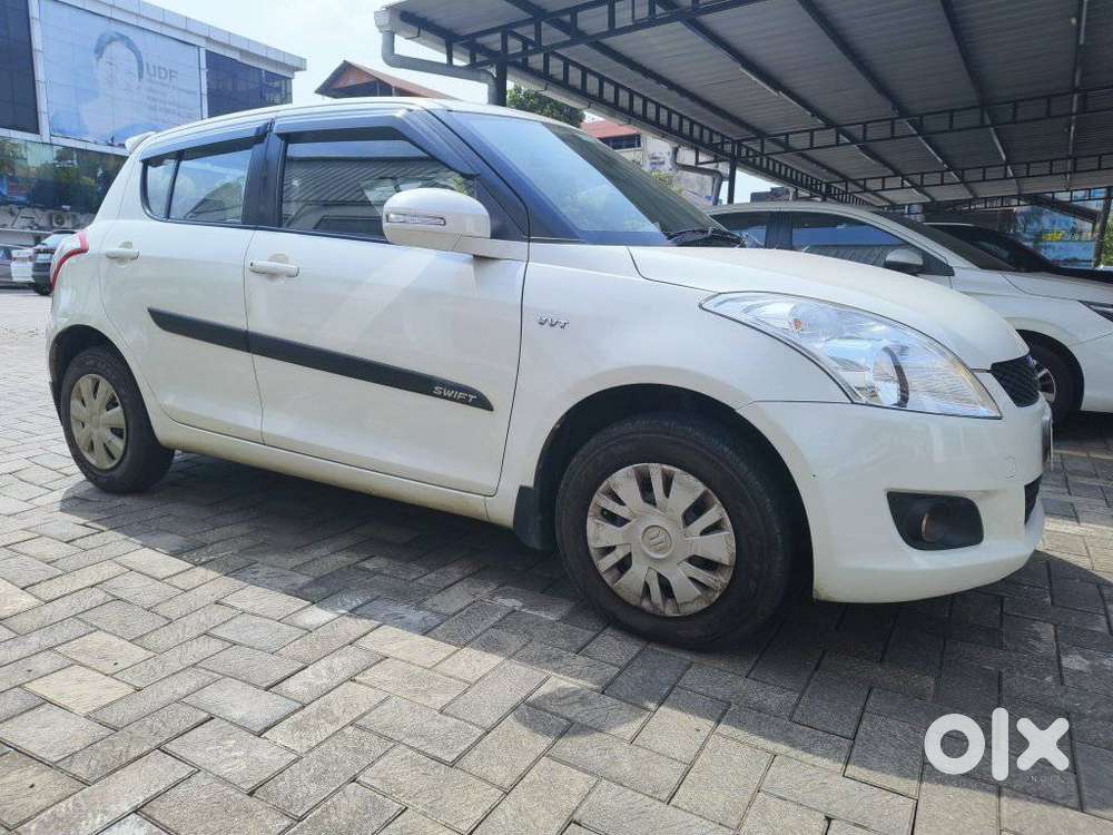 Maruti Suzuki Swift Vxi 1.2 Abs Bs-iv, 2014, Petrol