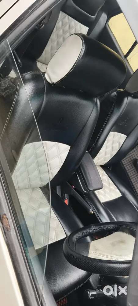 Maruti Suzuki Esteem Lxi 2006