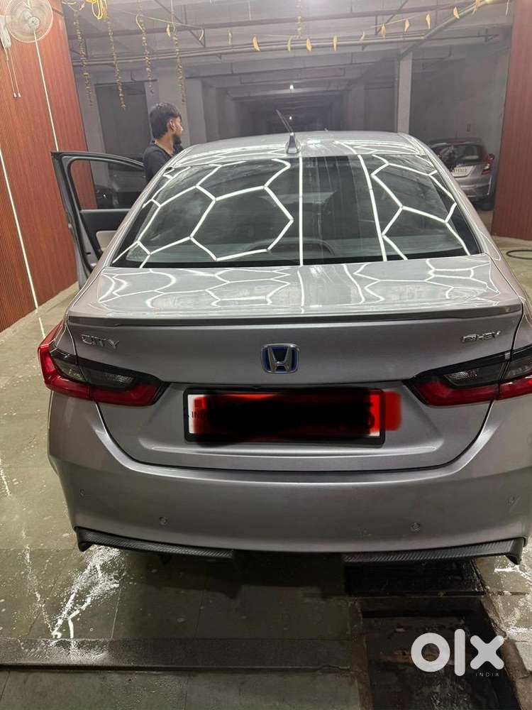 2025 Honda City E:hev Zx Hybrid (silver) – Excellent Condition