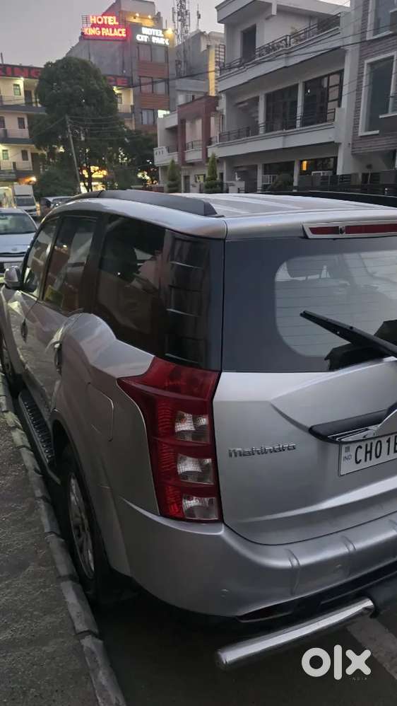 Mahindra Xuv500 W10 2015