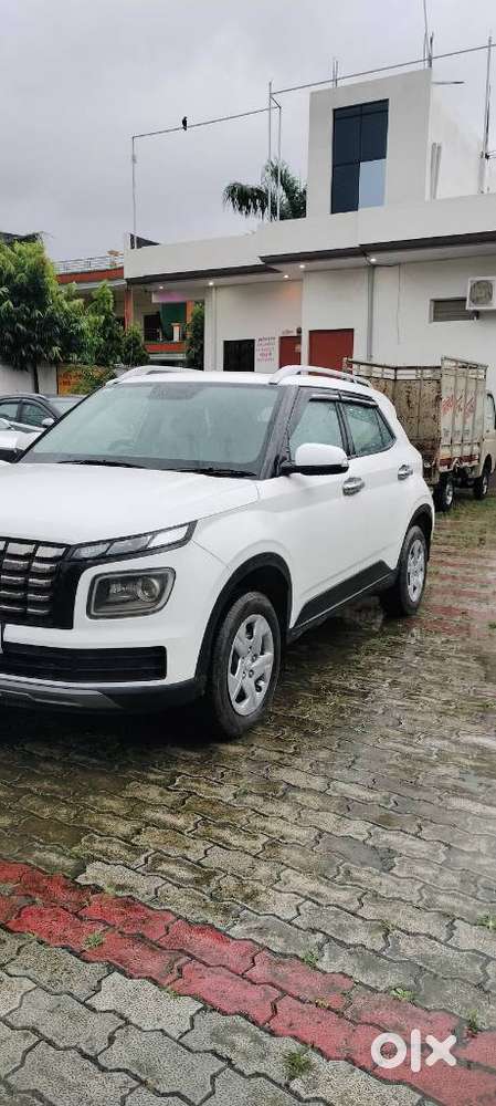 Hyundai Venue Sx 1.2 Mt Knight Edition, 2023, Petrol