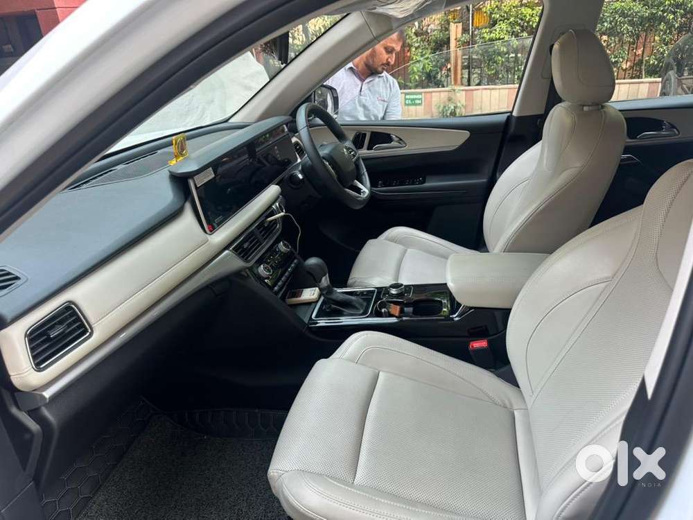 Mahindra Xuv700 2025 Diesel 7000 Km Driven